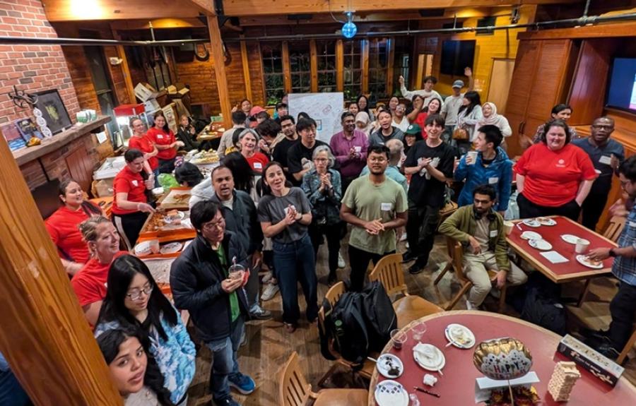 picture of attendees at a past ELSO event